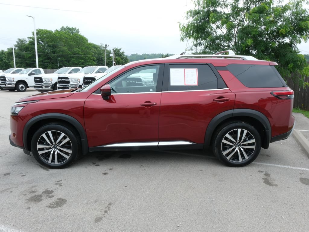 Used 2025 Nissan Pathfinder Platinum AWD/4WD image 10