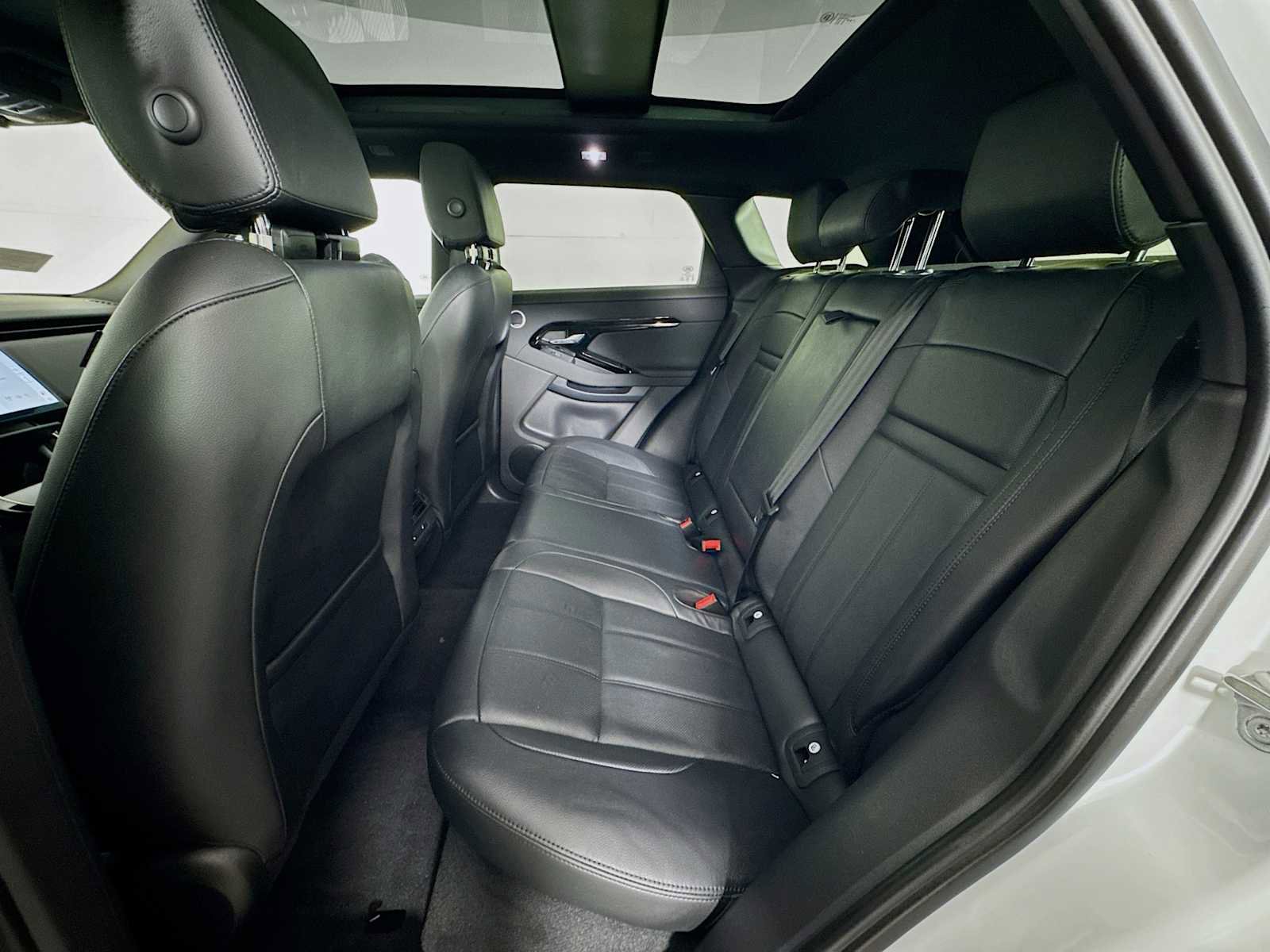 Used 2025 Land Rover Range Rover Evoque S image 22