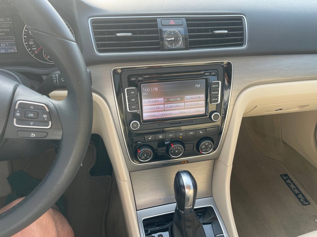 Used 2014 Volkswagen Passat 1.8T SE image 15