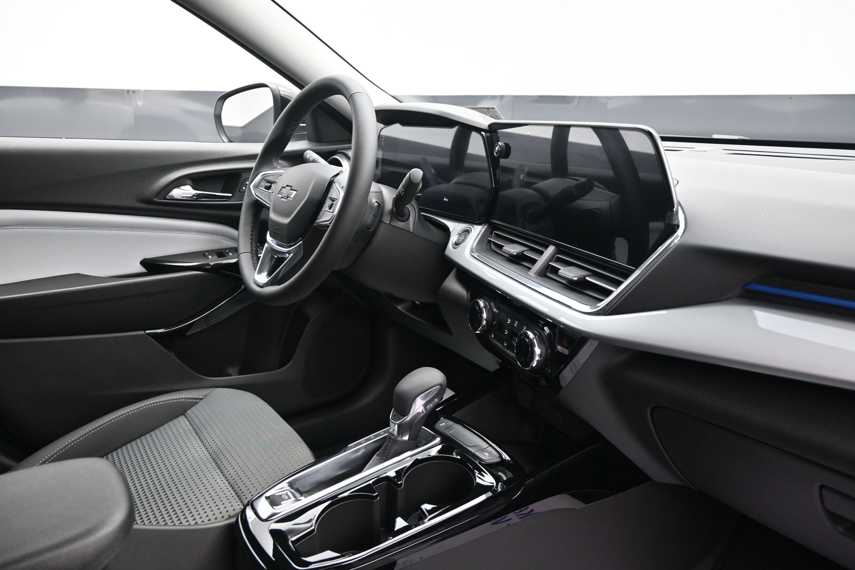 New 2026 Chevrolet Trax RS w/ Sunroof Package FWD image 30