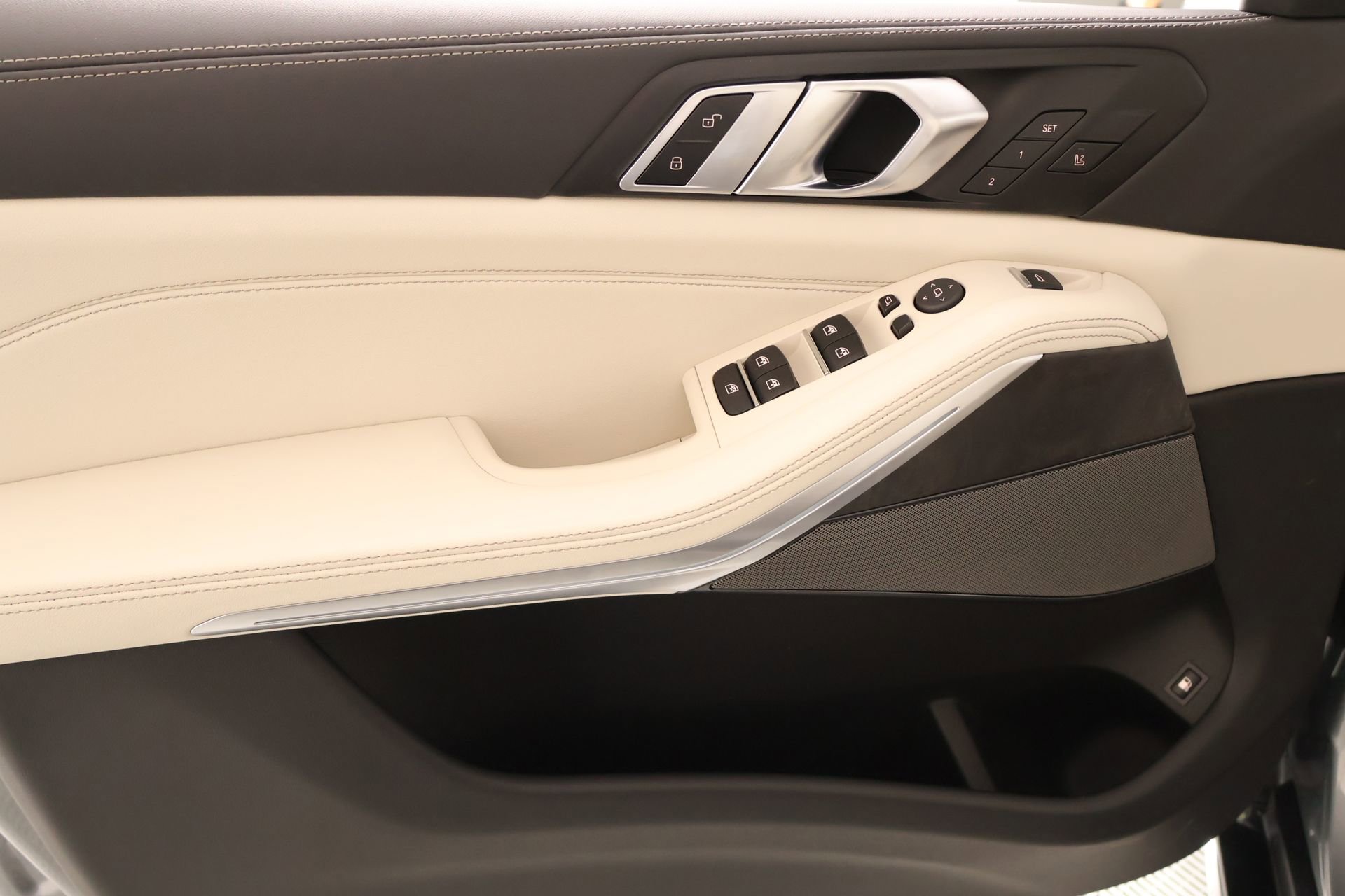 New 2026 BMW X5 xDrive50e AWD/4WD image 17
