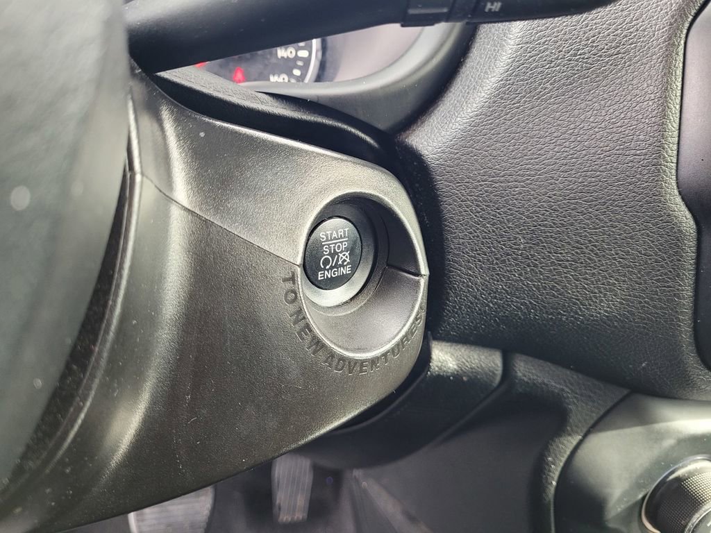 Used 2018 Jeep Renegade Altitude w/ UConnect 8.4 Nav Group image 17