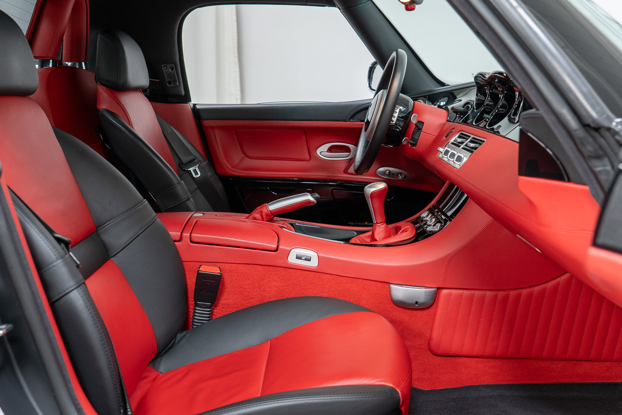 Used 2002 BMW Z8 RWD image 29