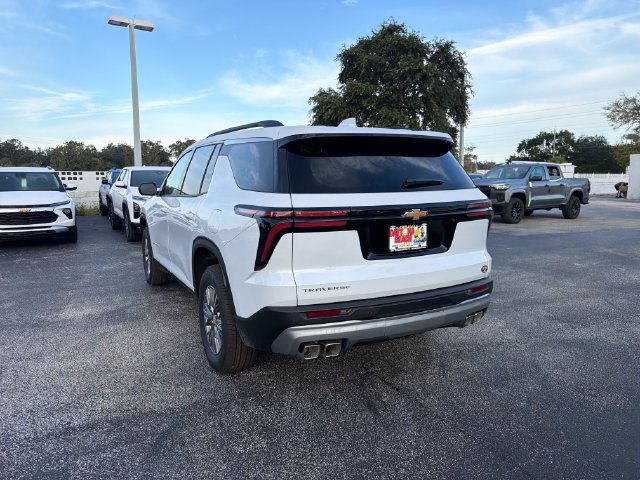 New 2027 Chevrolet Traverse LT w/ Driver Confidence Package FWD image 9