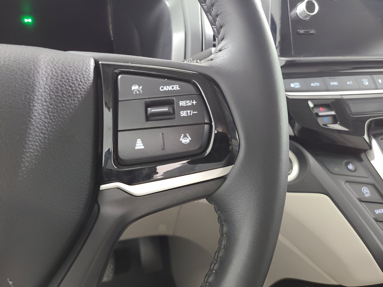 Used 2025 Honda Odyssey EX-L image 27