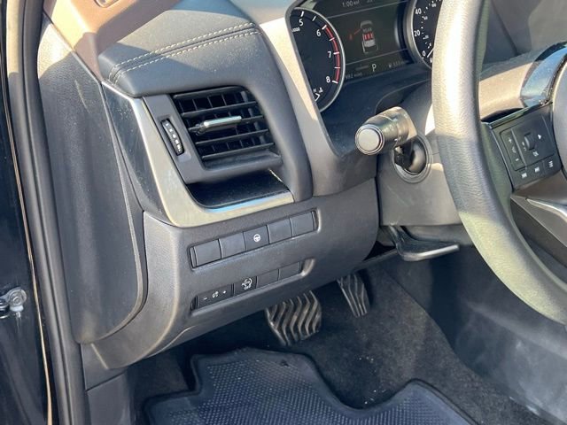 Used 2023 Nissan Rogue SV image 11