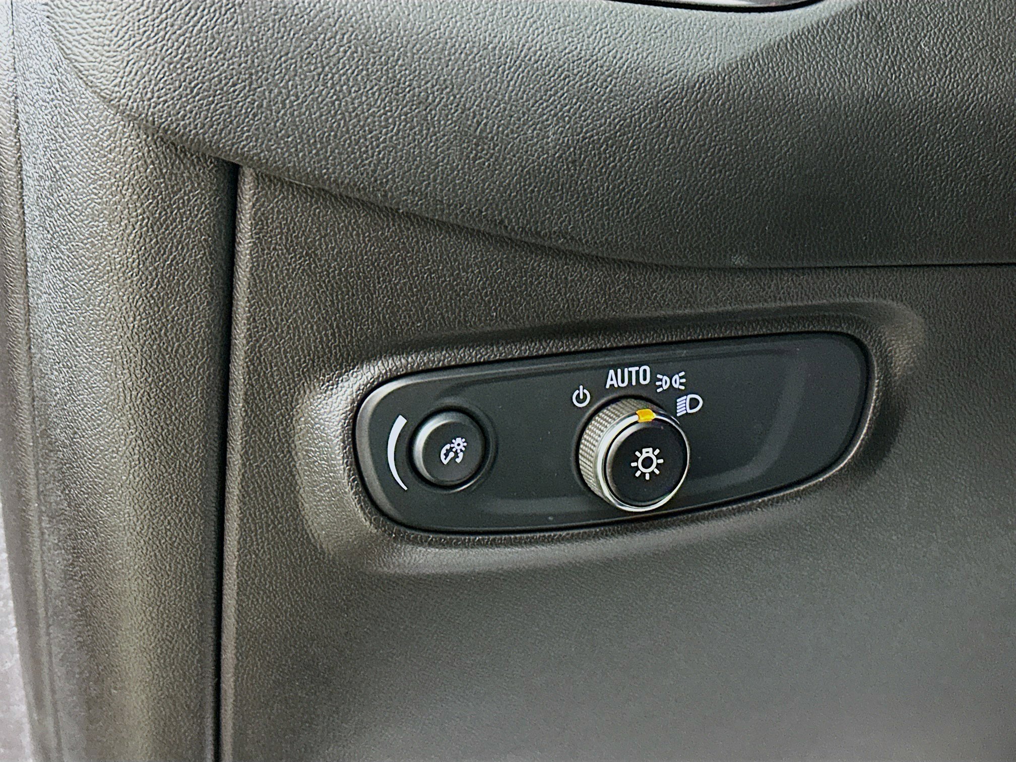 Used 2024 Chevrolet Equinox LT image 10