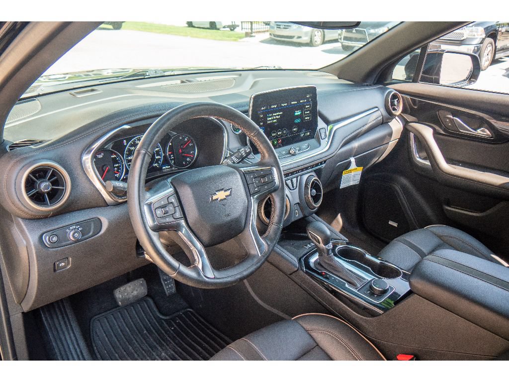 Used 2024 Chevrolet Blazer Premier w/ Enhanced Convenience Package FWD image 12