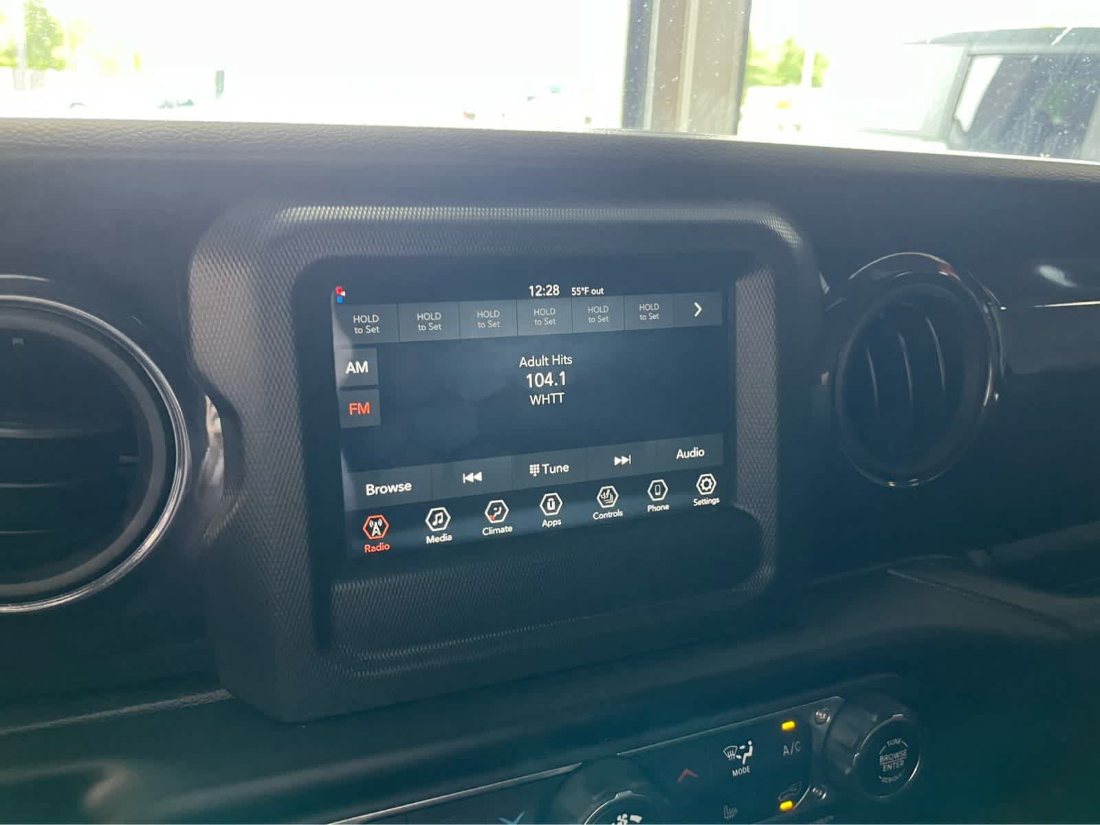 Used 2022 Jeep Wrangler Unlimited Sport AWD/4WD image 28
