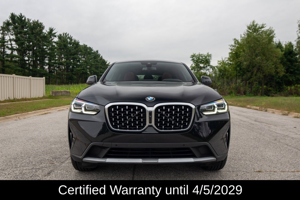 Used 2024 BMW X4 xDrive30i AWD/4WD image 2