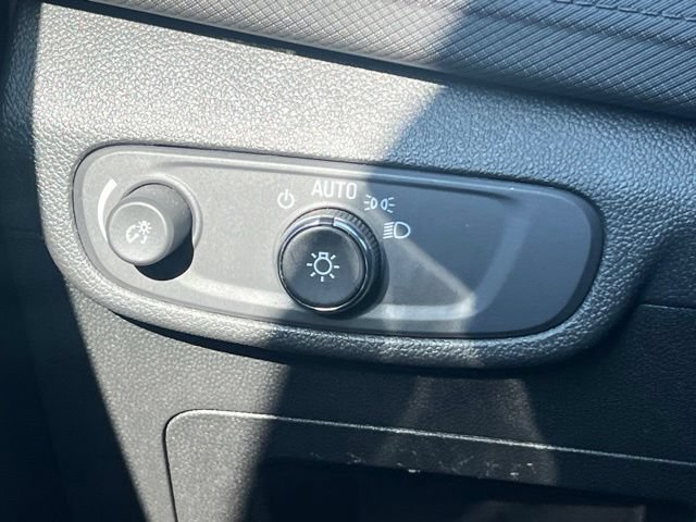 Used 2026 Chevrolet TrailBlazer LT w/ LT Cold Weather Package FWD image 5