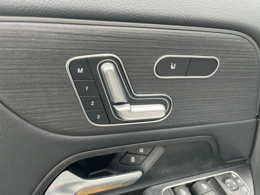 Certified 2025 Mercedes-Benz GLA 250 4MATIC image 19