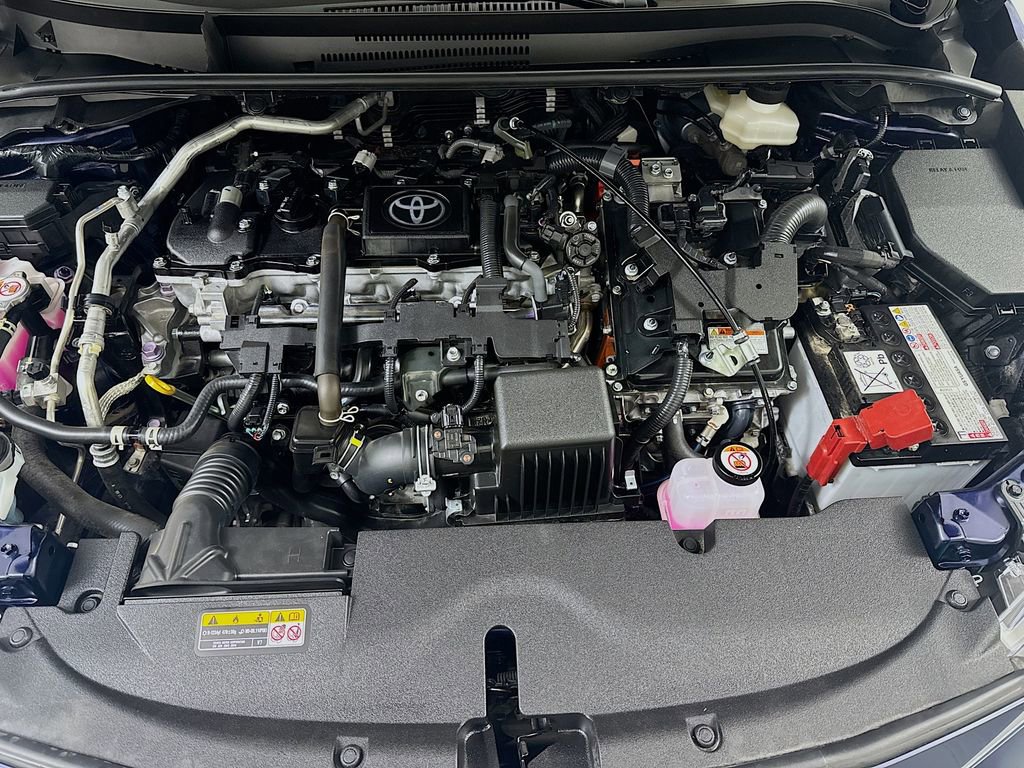 Used 2025 Toyota Corolla SE w/ Convenience Package image 25