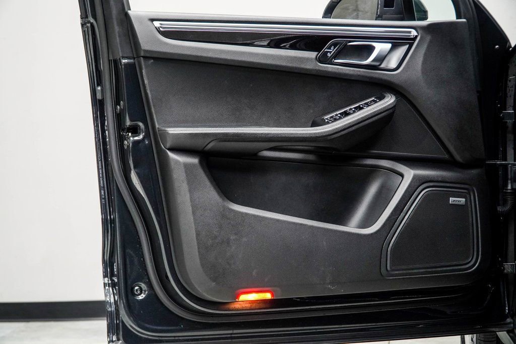 Used 2019 Porsche Macan Base image 33