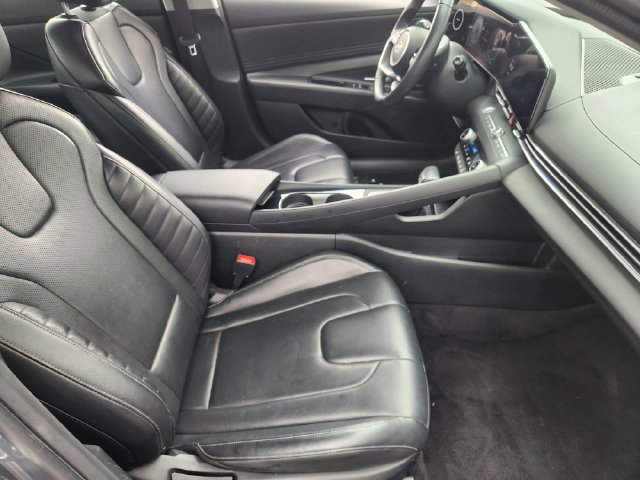 Used 2024 Hyundai Elantra Limited FWD image 11