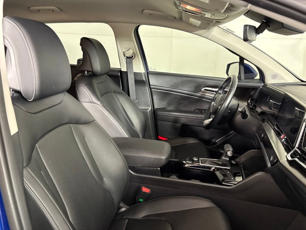 Used 2025 Kia Sportage EX FWD image 18