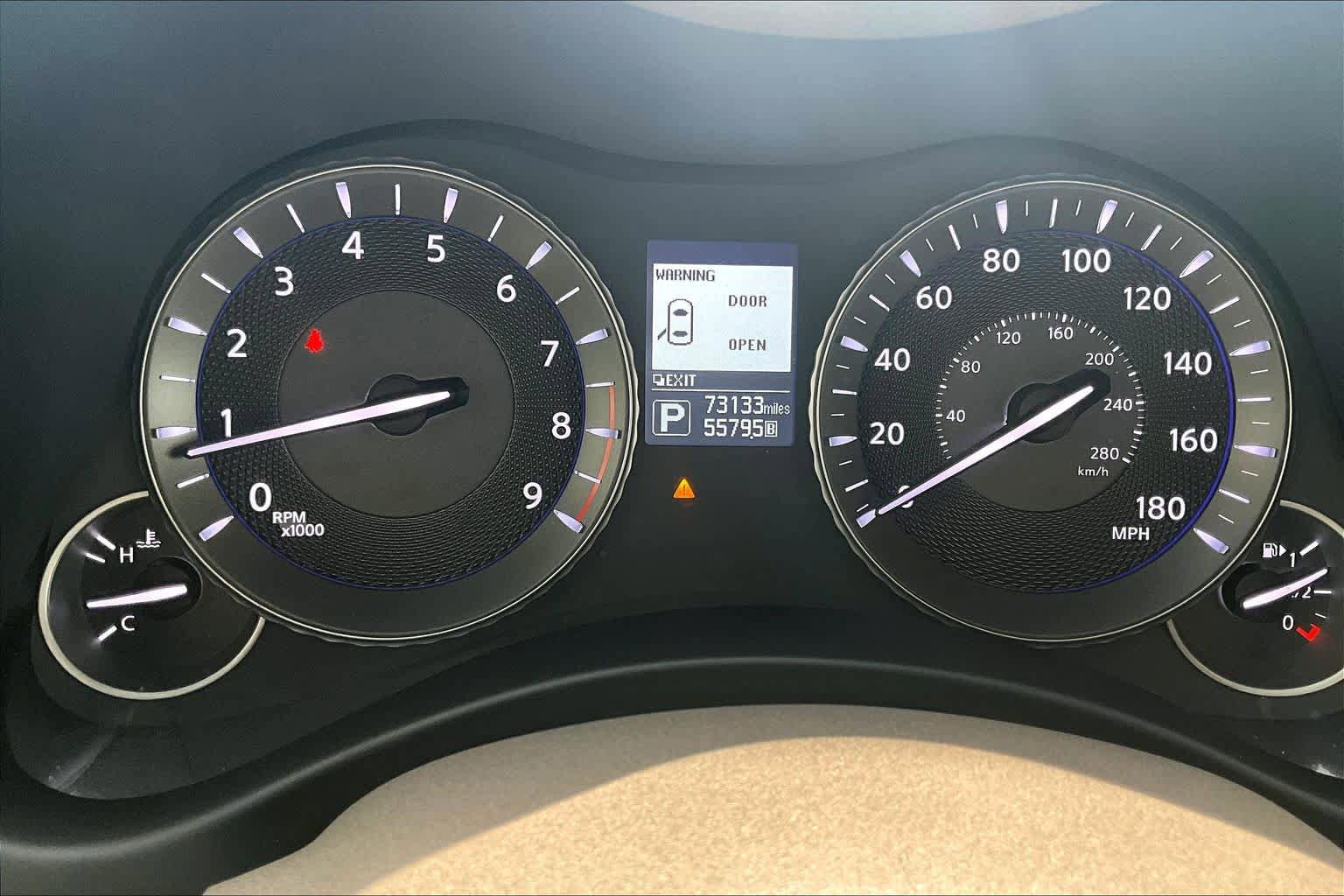 Used 2015 INFINITI Q70 3.7 RWD image 27