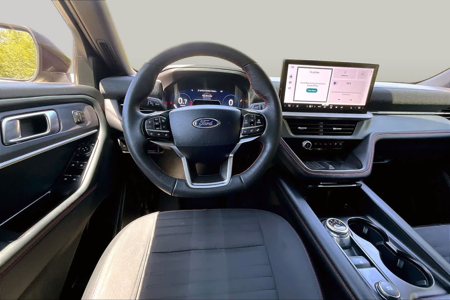 Certified 2025 Ford Explorer ST-Line w/ Premium Package AWD/4WD image 6