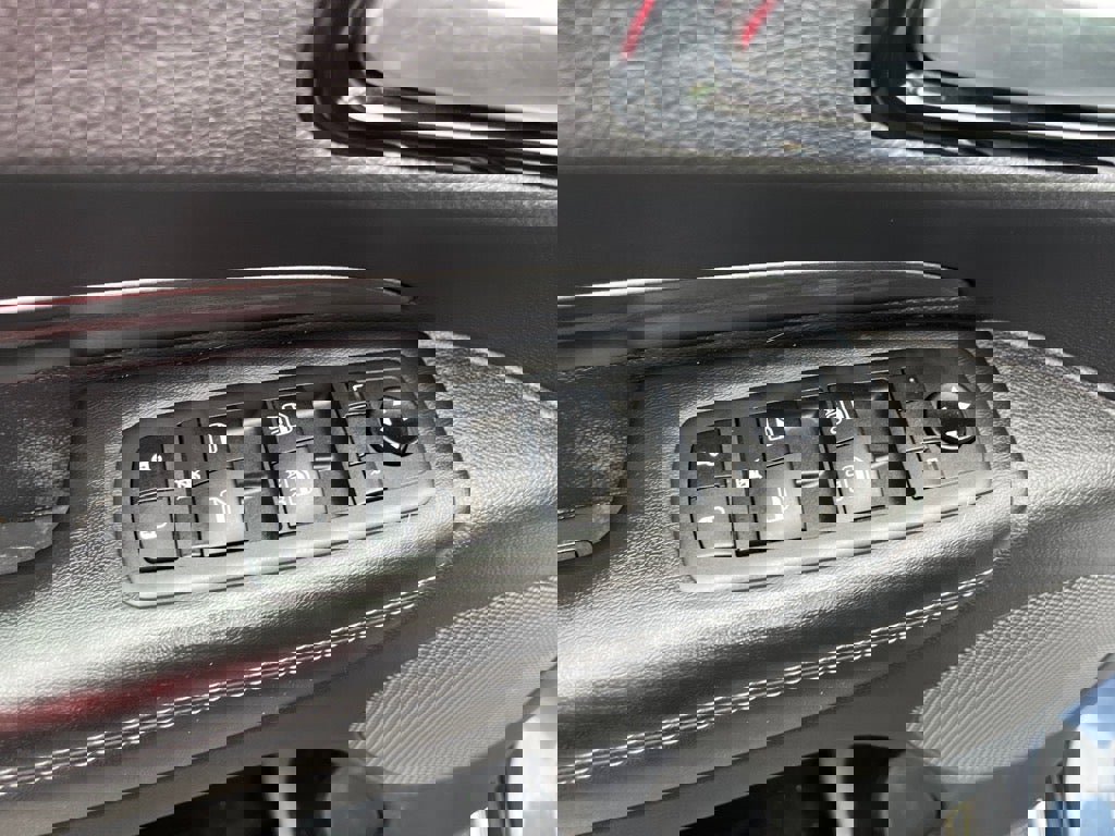 Used 2021 Dodge Durango SXT image 17