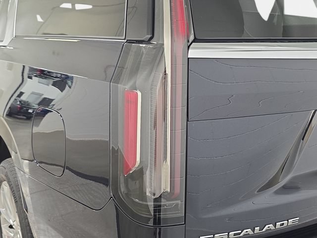 Used 2023 Cadillac Escalade ESV Premium Luxury AWD/4WD image 28