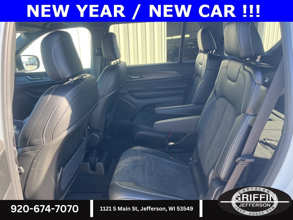Used 2025 Jeep Grand Cherokee L Altitude image 8