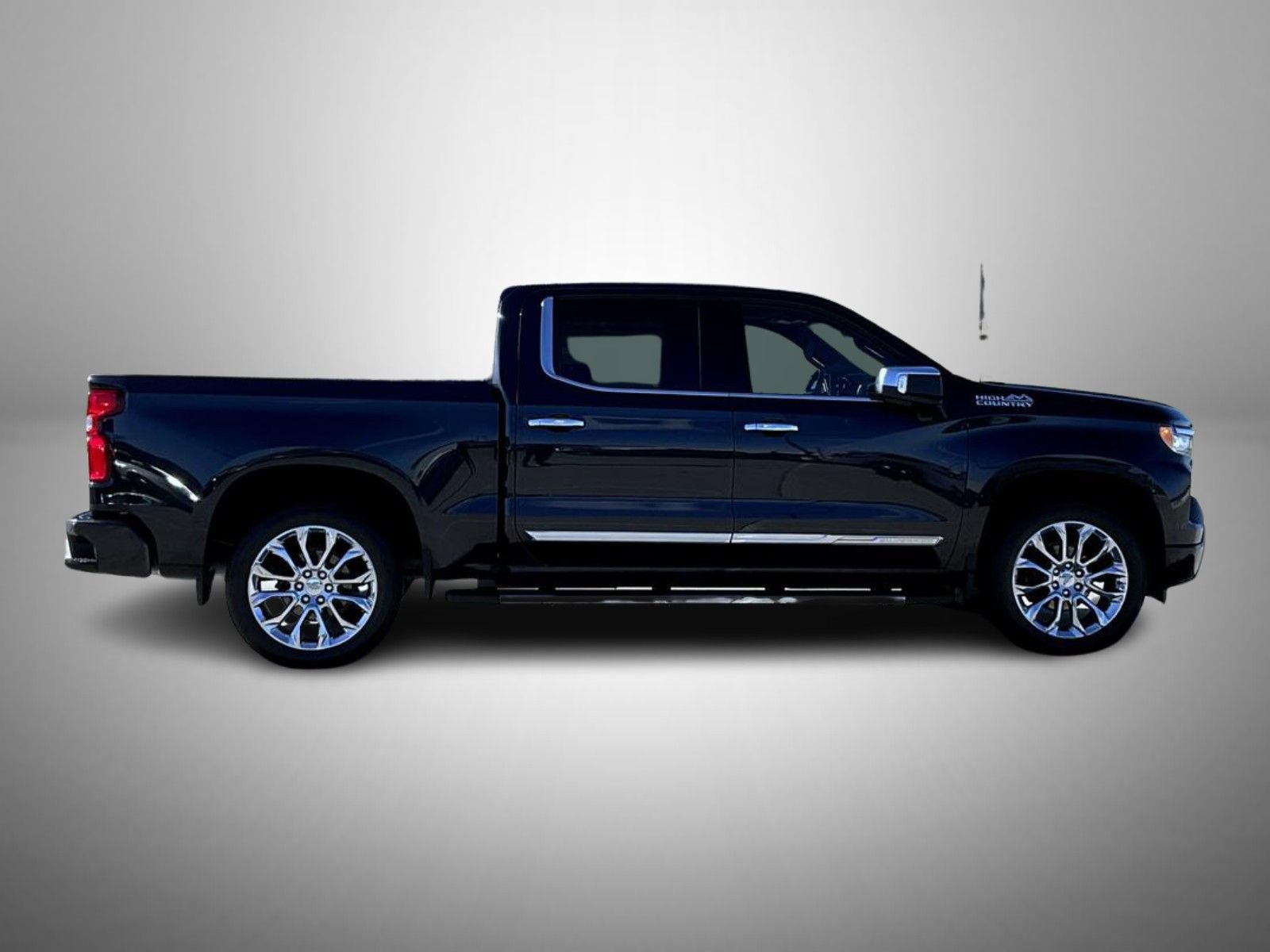 Used 2023 Chevrolet Silverado 1500 High Country w/ High Country Premium Package image 4
