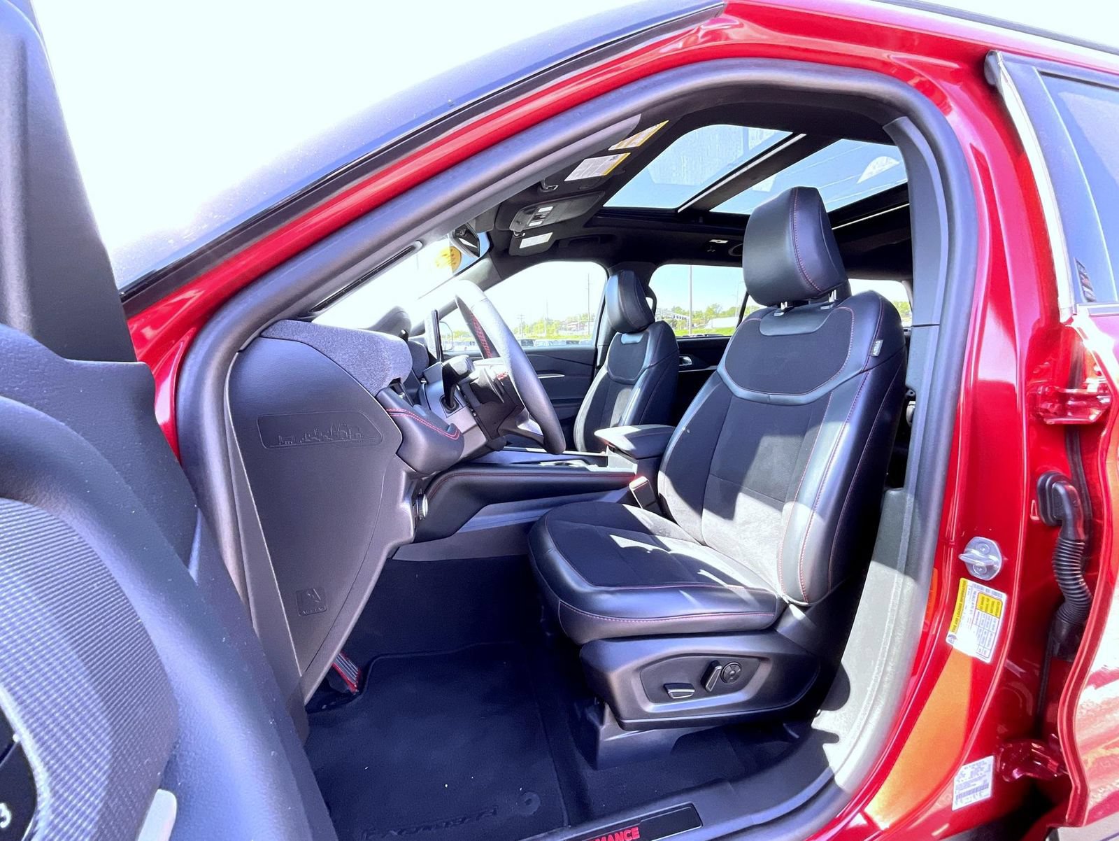 Used 2025 Ford Explorer ST w/ Sun And Sound Package AWD/4WD image 10