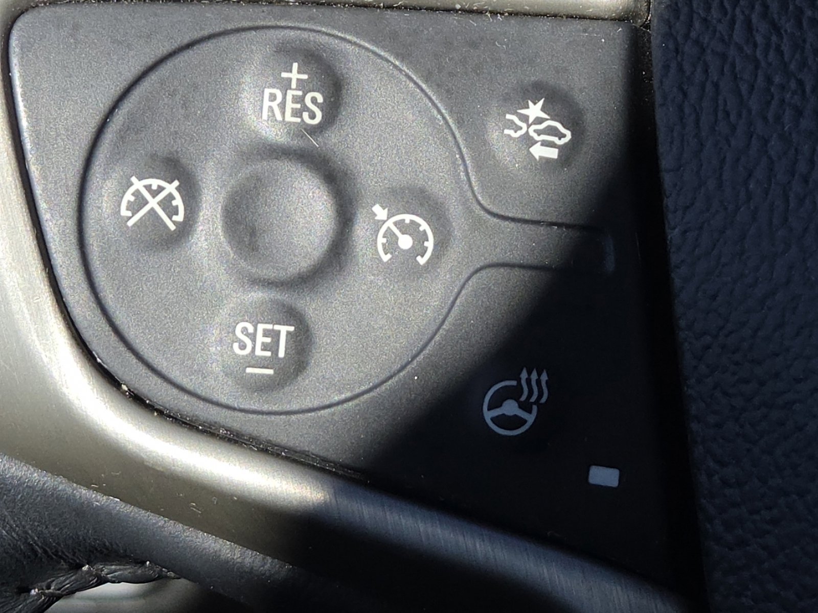 Used 2018 GMC Acadia Denali w/ Technology Package image 30