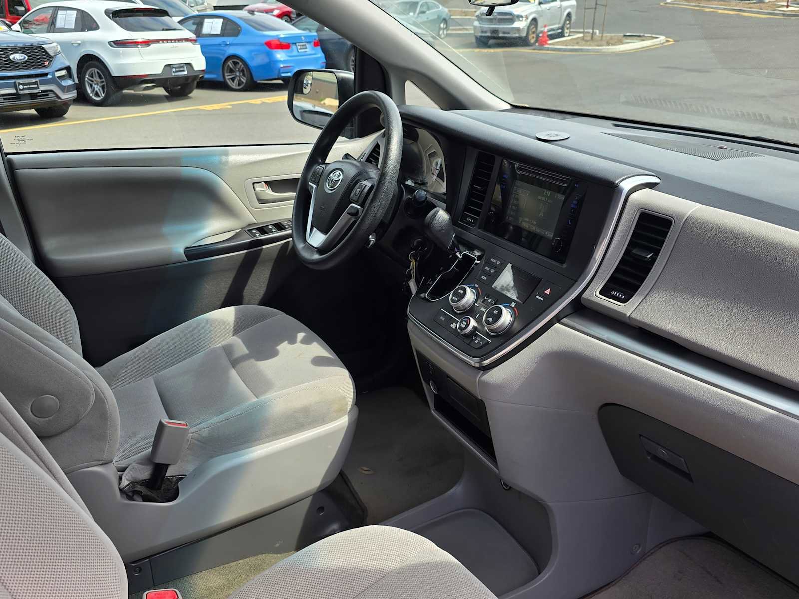 Used 2017 Toyota Sienna L FWD image 10