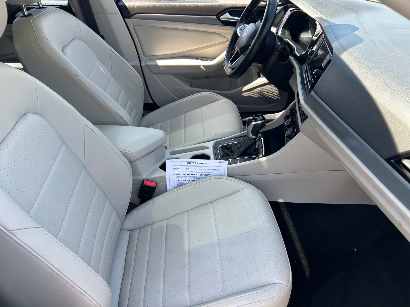 Certified 2024 Volkswagen Jetta SE FWD image 18