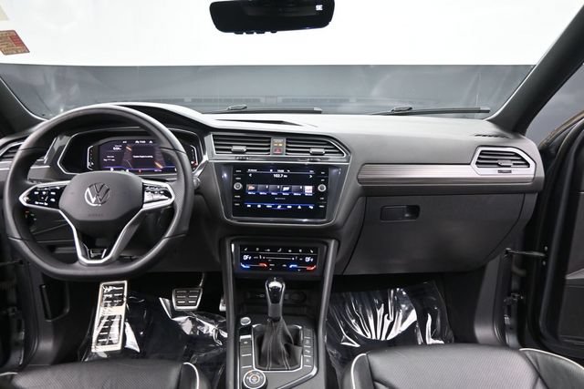 Used 2022 Volkswagen Tiguan SEL R-Line AWD/4WD image 11