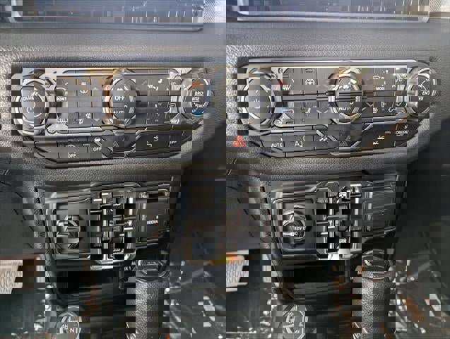 New 2025 Jeep Gladiator Sport image 38