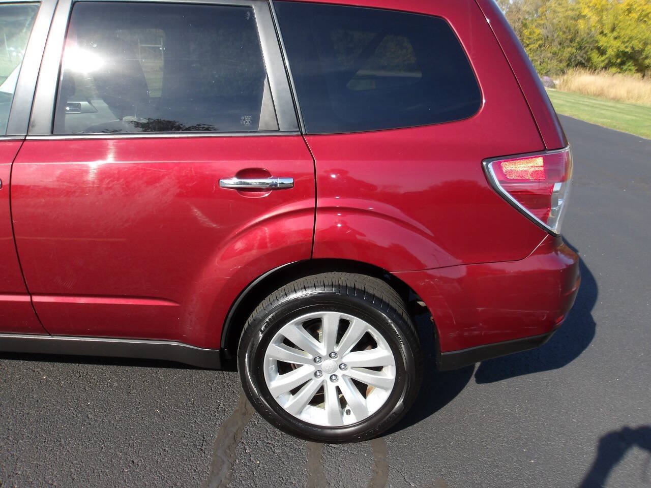 Used 2013 Subaru Forester 2.5X Premium w/ All-Weather Pkg AWD/4WD image 32