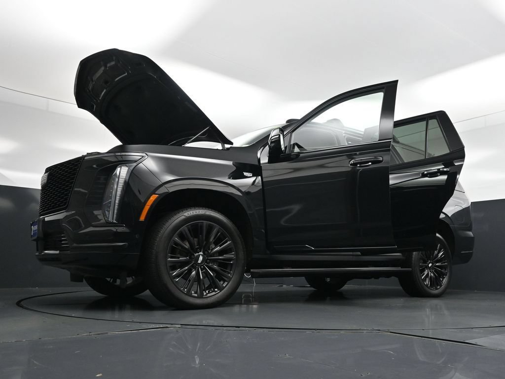 Used 2025 Cadillac Escalade Sport w/ LPO, ONYX Package AWD/4WD image 33