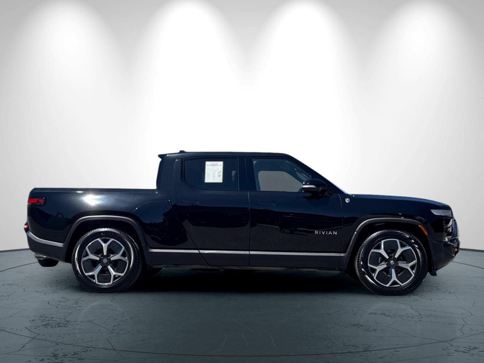 Used 2024 Rivian R1T Adventure Dual AWD/4WD image 3