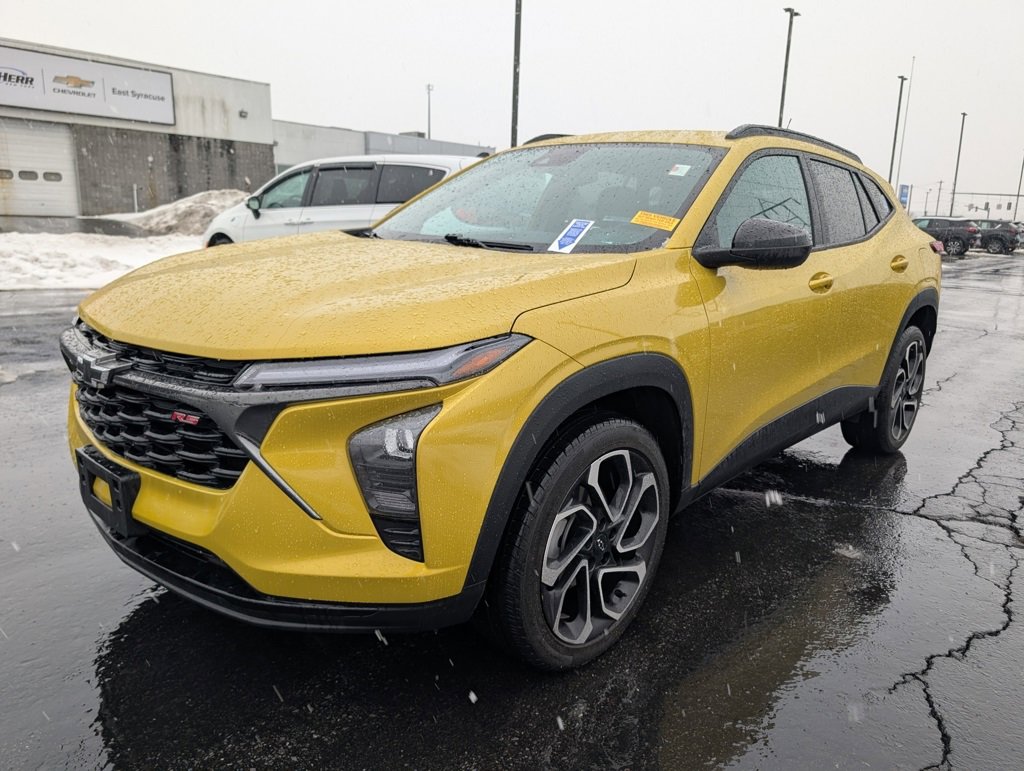 Used 2024 Chevrolet Trax RS w/ Driver Confidence Package image 4