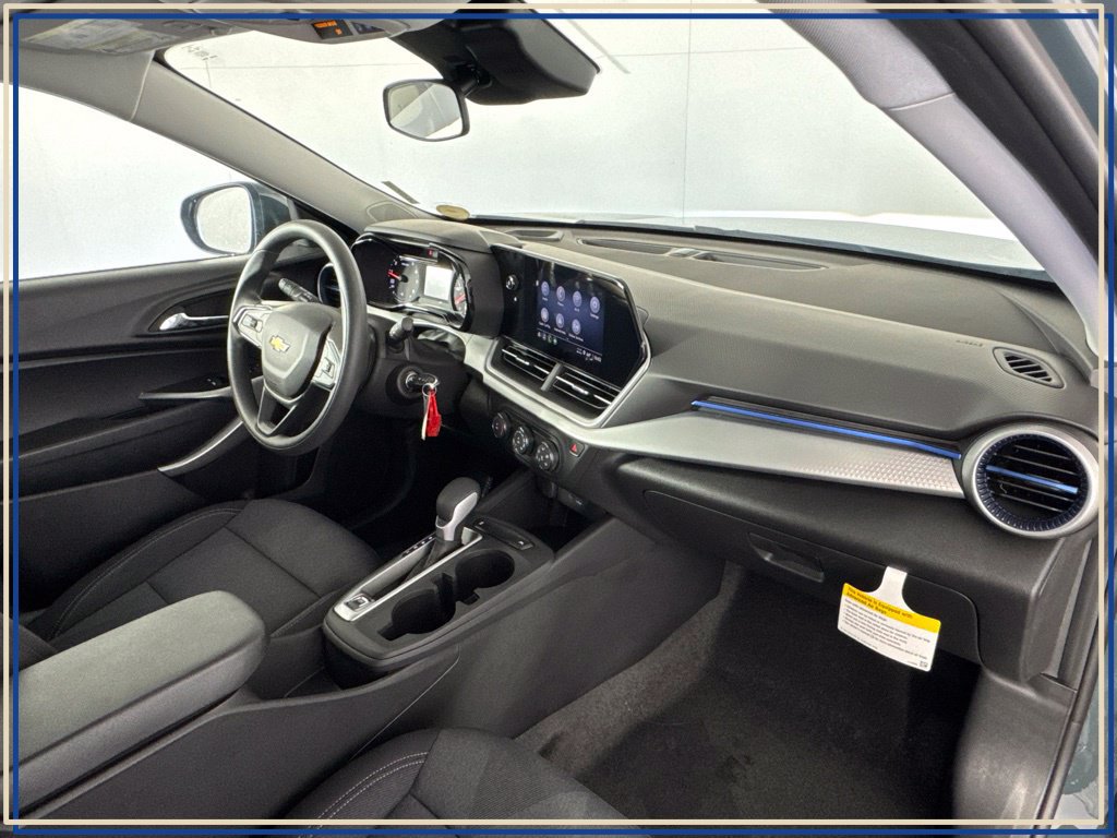New 2026 Chevrolet Trax LS w/ LS Convenience Package FWD image 30
