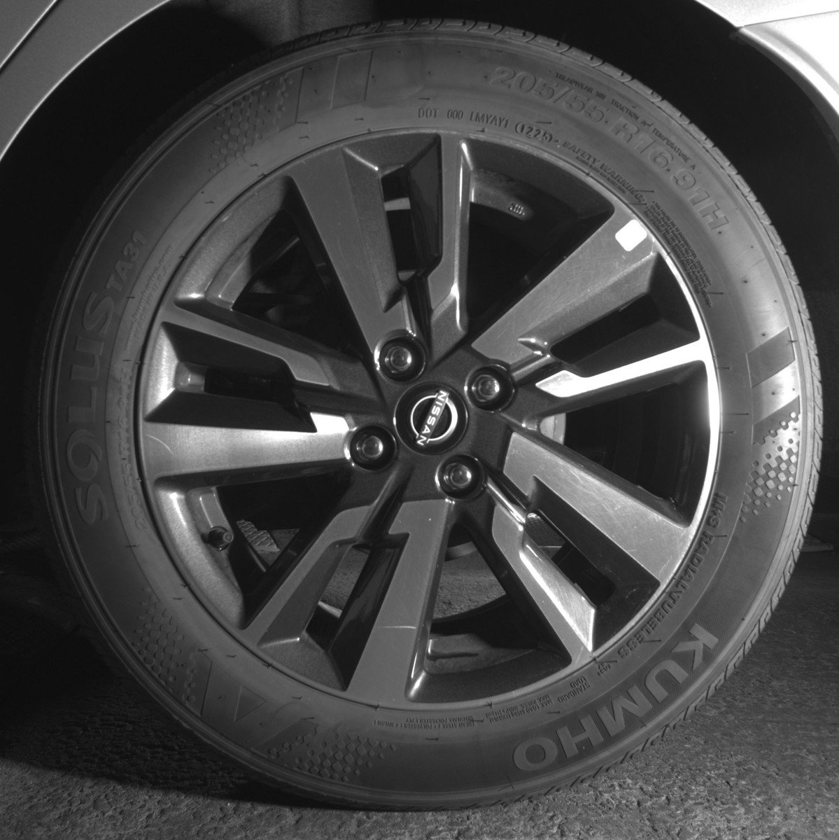 Used 2025 Nissan Versa SV image 14