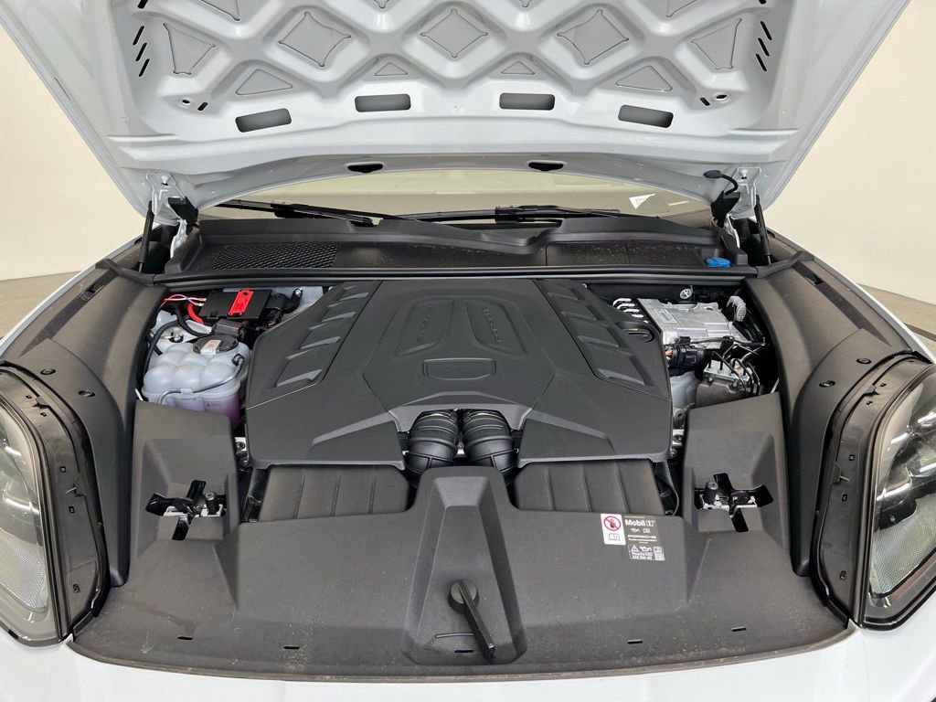 Certified 2025 Porsche Cayenne GTS image 27