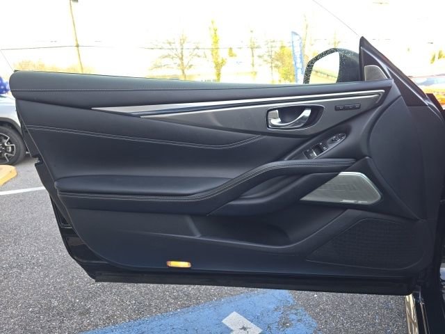 Used 2018 INFINITI Q60 3.0t Luxe w/ Sensory Package 3.0T Luxe image 7