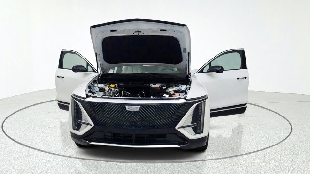 Used 2025 Cadillac Lyriq Luxury w/ LPO, Floor Liner Package RWD image 12