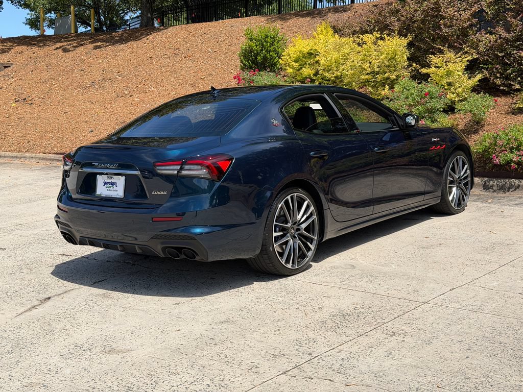 Used 2021 Maserati Ghibli Trofeo RWD image 3