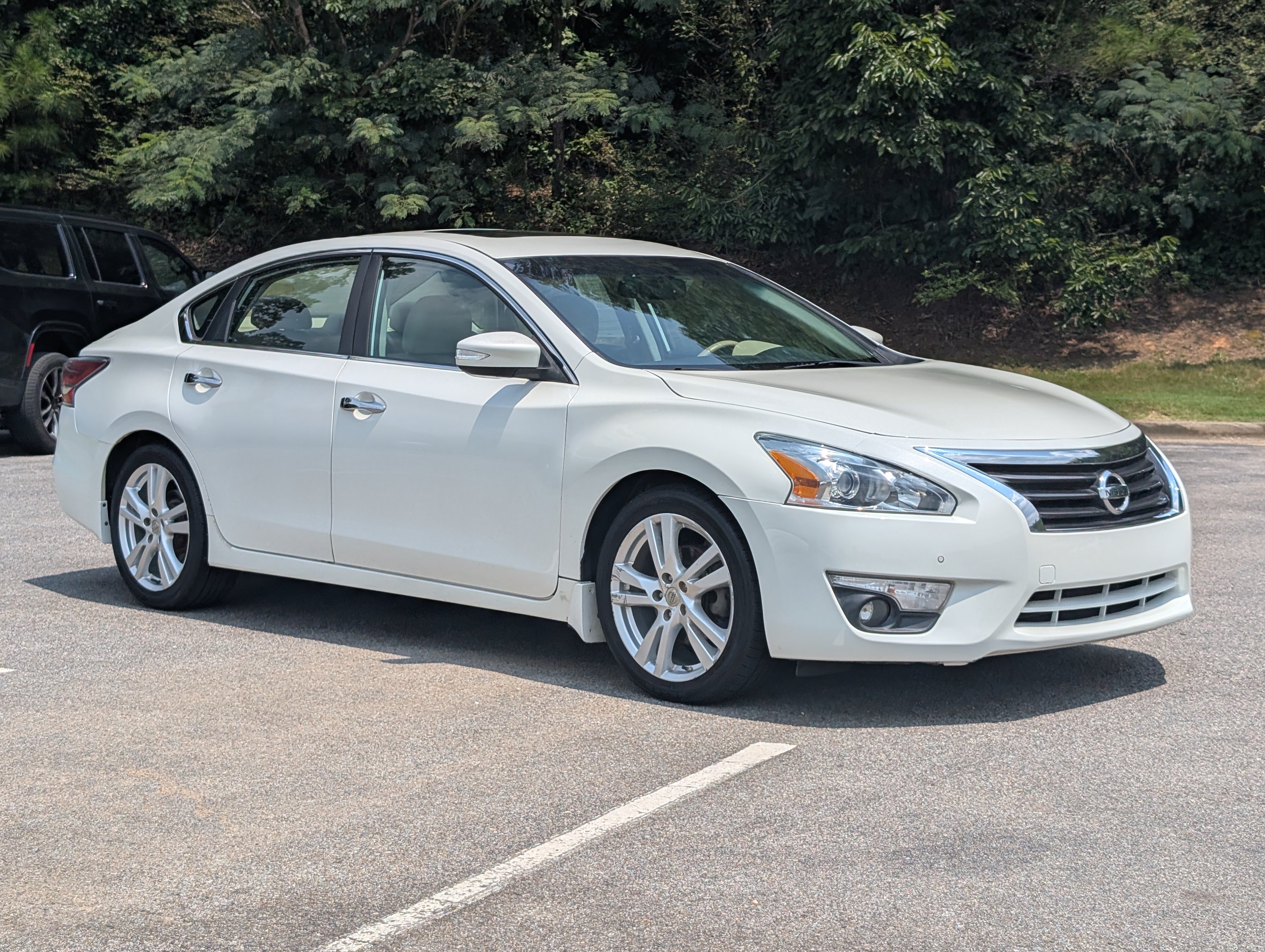 Used 2015 Nissan Altima 3.5 SL FWD image 11