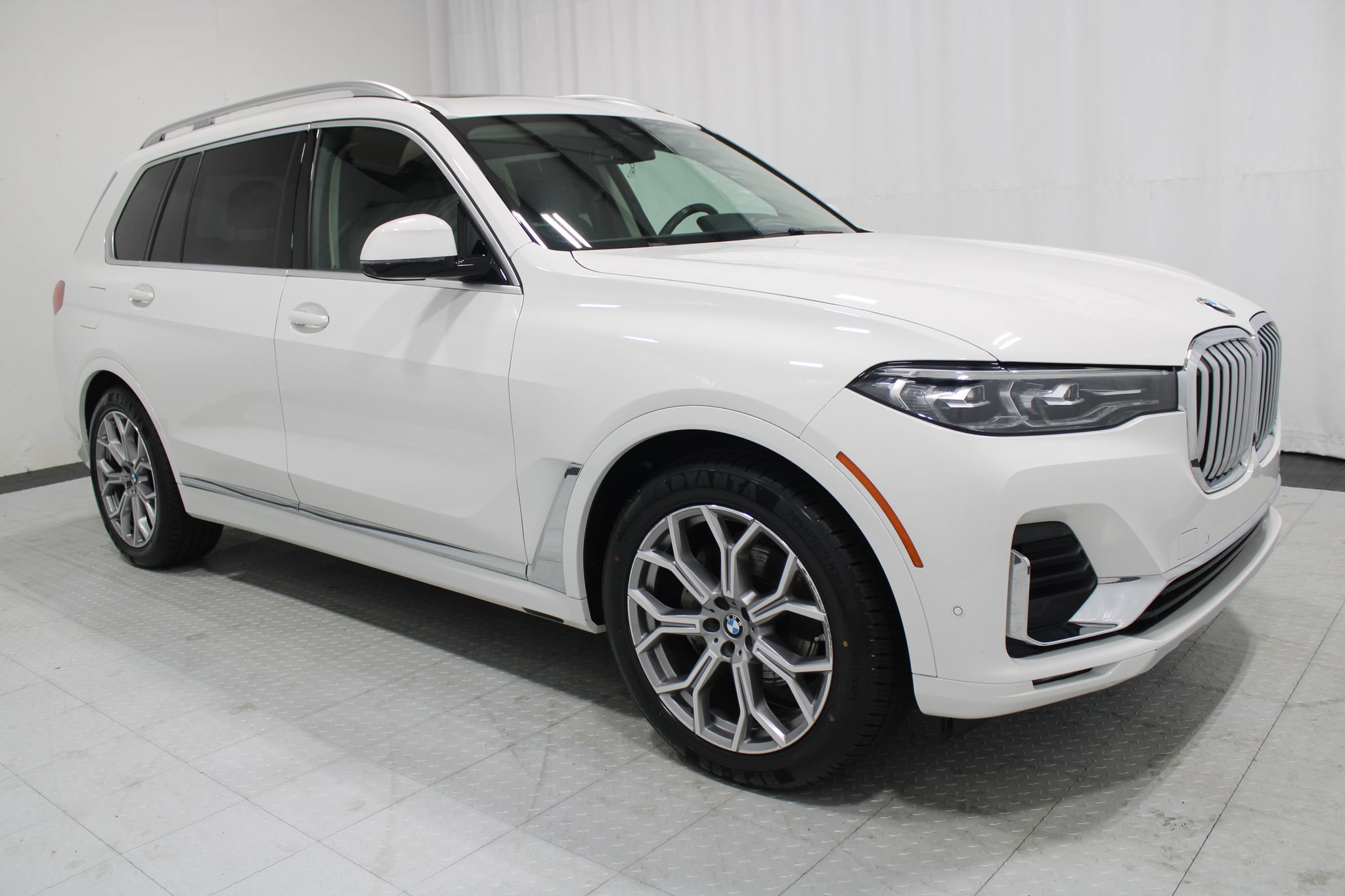 Used 2021 BMW X7 xDrive40i w/ Executive Package AWD/4WD image 4