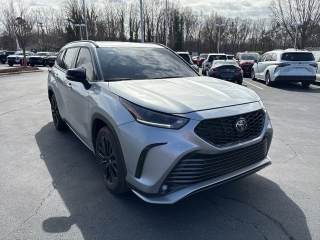 Used 2023 Toyota Highlander XSE image 3