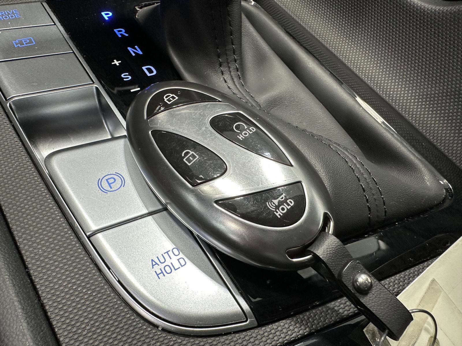 Certified 2024 Hyundai Elantra SEL w/ Convenience Package FWD image 30