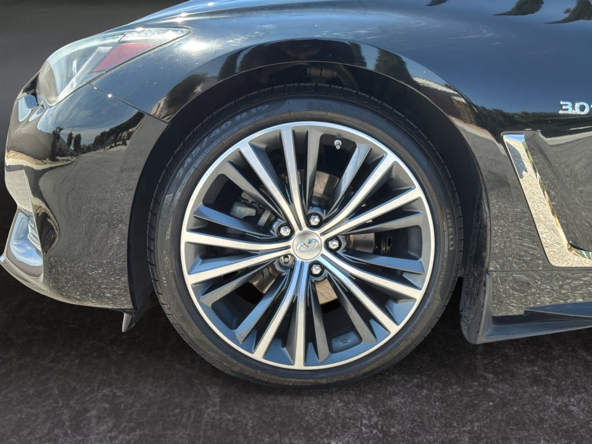 Used 2019 INFINITI Q60 3.0t Luxe RWD image 9