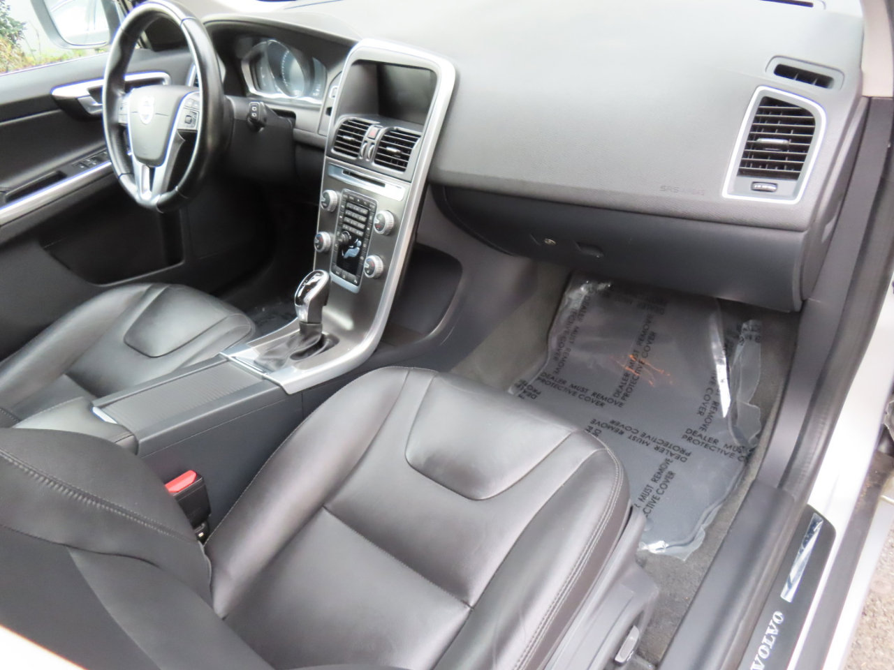 Used 2016 Volvo XC60 T6 image 21