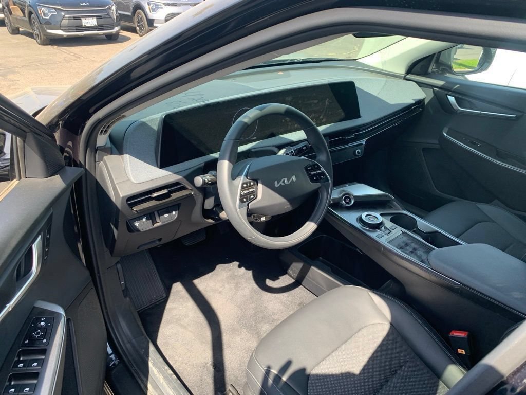 Certified 2024 Kia EV6 Light RWD image 10