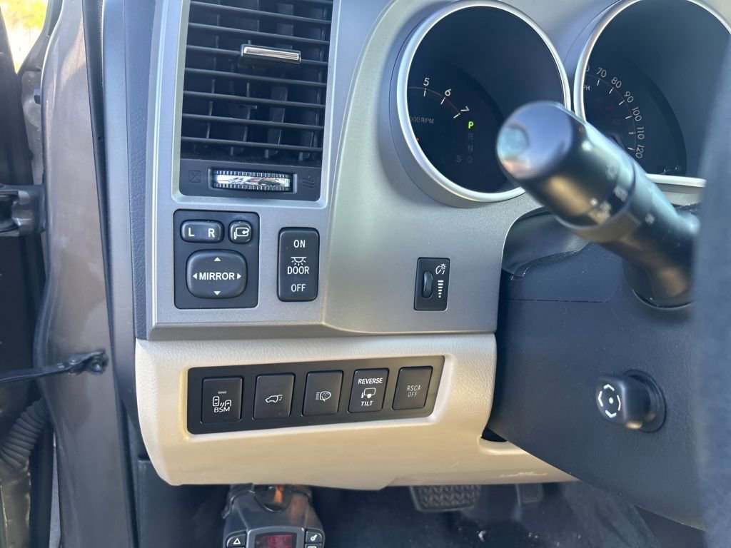 Used 2013 Toyota Sequoia Platinum AWD/4WD image 22